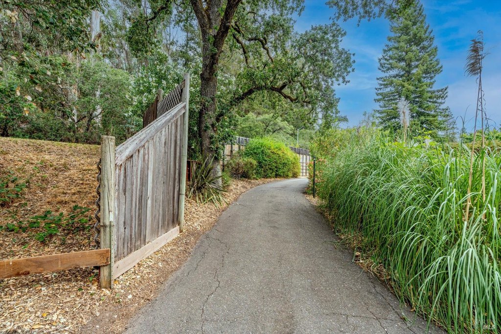 Santa Rosa, California, 95404, United States, 3 Bedrooms Bedrooms, ,1.5 BathroomsBathrooms,Residential,Forsale,1934051