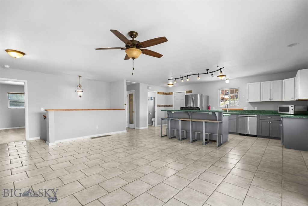 Livingston, Montana, 59047, United States, 4 Bedrooms Bedrooms, ,2 BathroomsBathrooms,Residential,Forsale,1944300