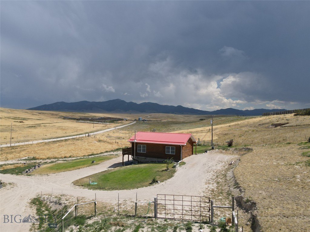 Twin Bridges, Montana, 59754, United States, 3 Bedrooms Bedrooms, ,1.5 BathroomsBathrooms,Residential,Forsale,1914983