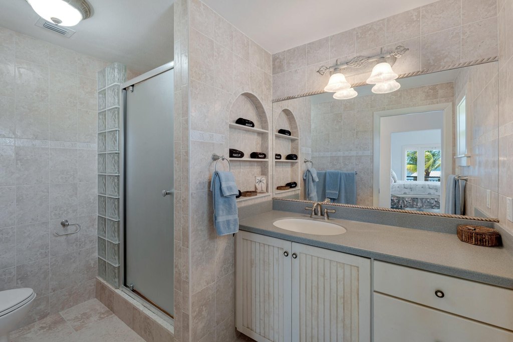 Plantation Key, Florida, 33036, United States, 4 Bedrooms Bedrooms, ,4 BathroomsBathrooms,Residential,Forsale,2011121