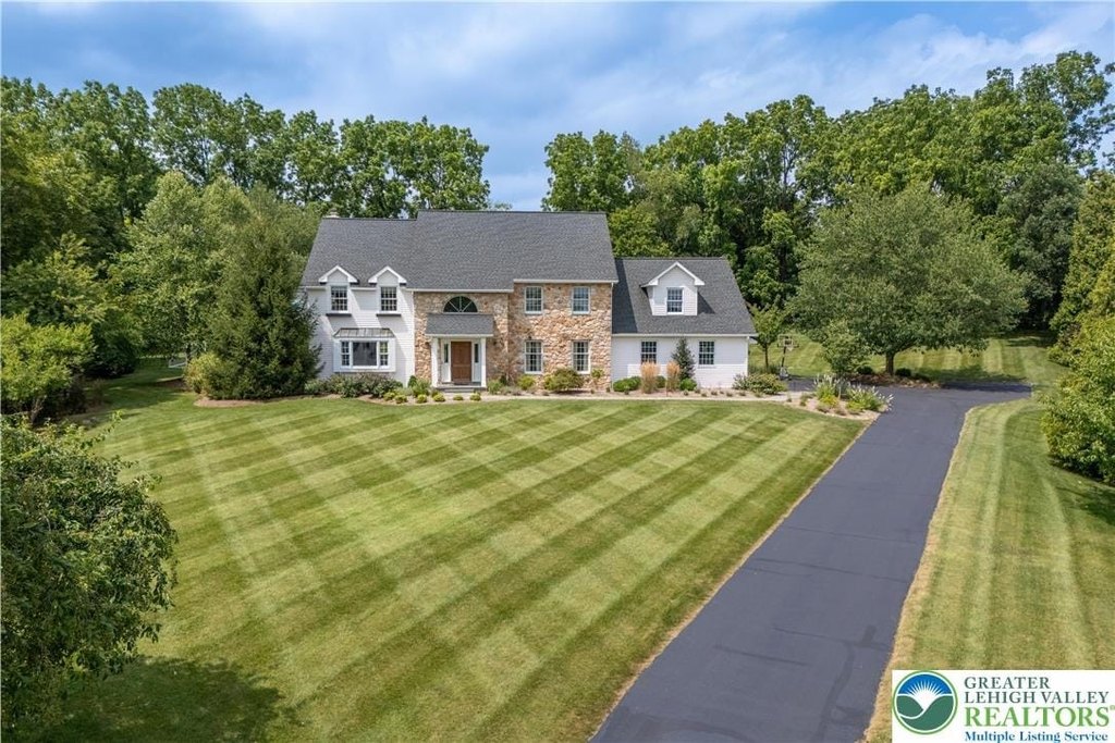 Lower Saucon Twp, Pennsylvania, 18015, United States, 6 Bedrooms Bedrooms, ,2.5 BathroomsBathrooms,Residential,Forsale,1929508