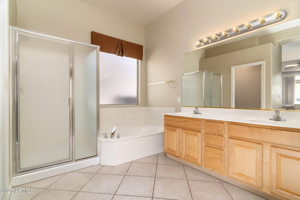 Gold Canyon, Arizona, 85118, United States, 2 Bedrooms Bedrooms, ,2 BathroomsBathrooms,Residential,Forsale,1953463
