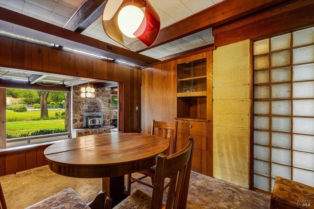Santa Rosa, California, 95404, United States, 3 Bedrooms Bedrooms, ,1.5 BathroomsBathrooms,Residential,Forsale,1934051