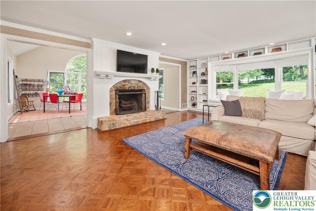Lower Saucon Twp, Pennsylvania, 18015, United States, 6 Bedrooms Bedrooms, ,2.5 BathroomsBathrooms,Residential,Forsale,1929508
