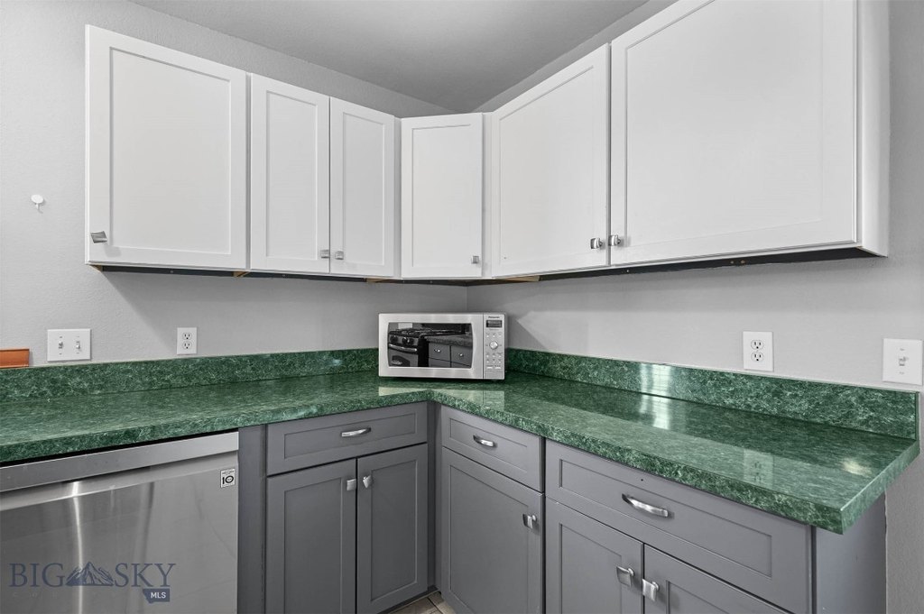 Livingston, Montana, 59047, United States, 4 Bedrooms Bedrooms, ,2 BathroomsBathrooms,Residential,Forsale,1944300
