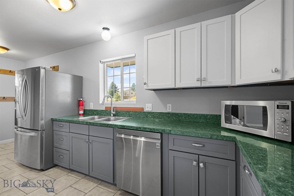 Livingston, Montana, 59047, United States, 4 Bedrooms Bedrooms, ,2 BathroomsBathrooms,Residential,Forsale,1944300
