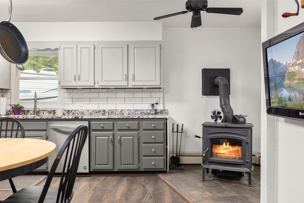 Kalispell, Montana, 59901, United States, 4 Bedrooms Bedrooms, ,2 BathroomsBathrooms,Residential,Forsale,1989806