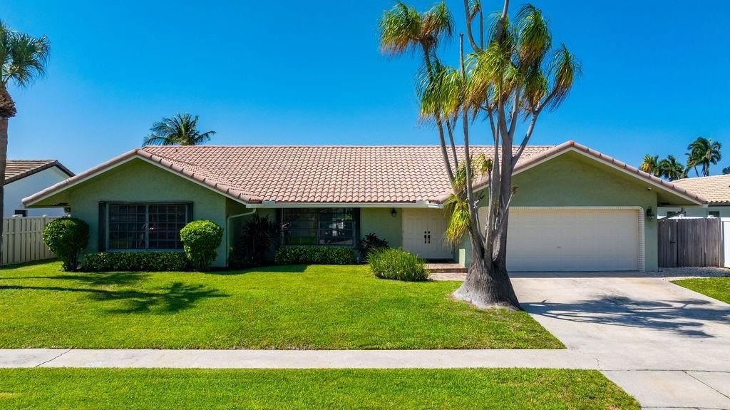 Lighthouse Point, Florida, 33064, United States, 3 Bedrooms Bedrooms, ,2.5 BathroomsBathrooms,Residential,Forsale,1884547