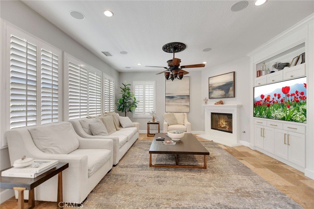 Upland, California, 91784, United States, 5 Bedrooms Bedrooms, ,4 BathroomsBathrooms,Residential,Forsale,1941472
