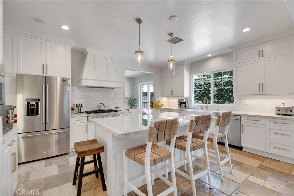 Upland, California, 91784, United States, 5 Bedrooms Bedrooms, ,4 BathroomsBathrooms,Residential,Forsale,1941472