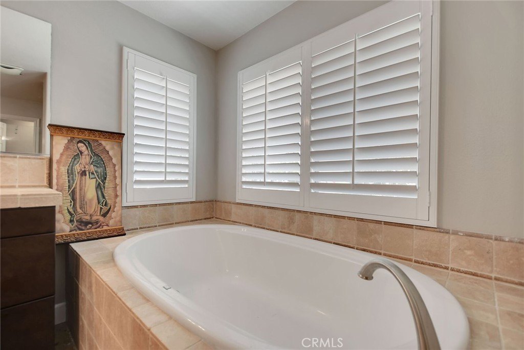 Upland, California, 91784, United States, 5 Bedrooms Bedrooms, ,4 BathroomsBathrooms,Residential,Forsale,1941472