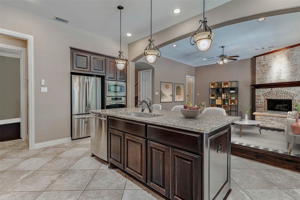 Montgomery, Texas, 77316, United States, 5 Bedrooms Bedrooms, ,4 BathroomsBathrooms,Residential,Forsale,1953053
