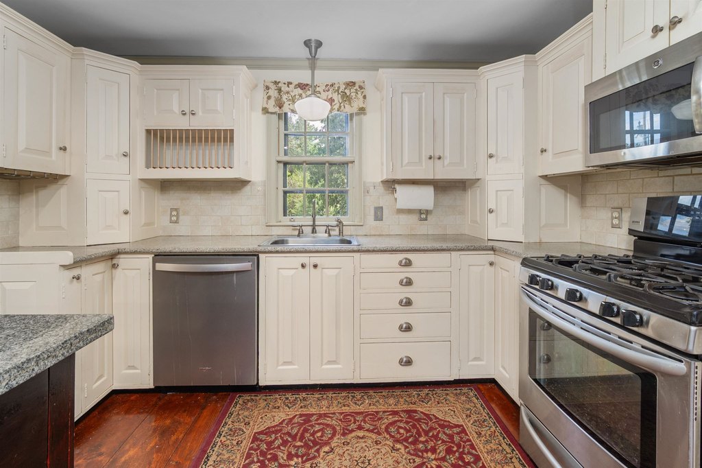 Belmont, New Hampshire, 03220, United States, 3 Bedrooms Bedrooms, ,2 BathroomsBathrooms,Residential,Forsale,1941239