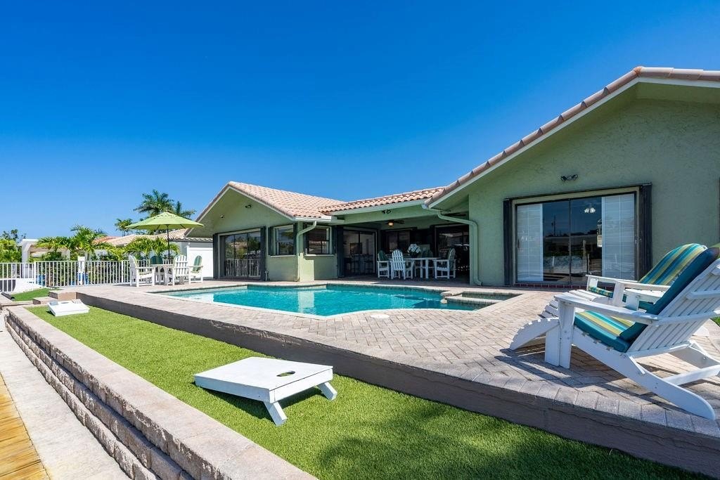 Lighthouse Point, Florida, 33064, United States, 3 Bedrooms Bedrooms, ,2.5 BathroomsBathrooms,Residential,Forsale,1884547