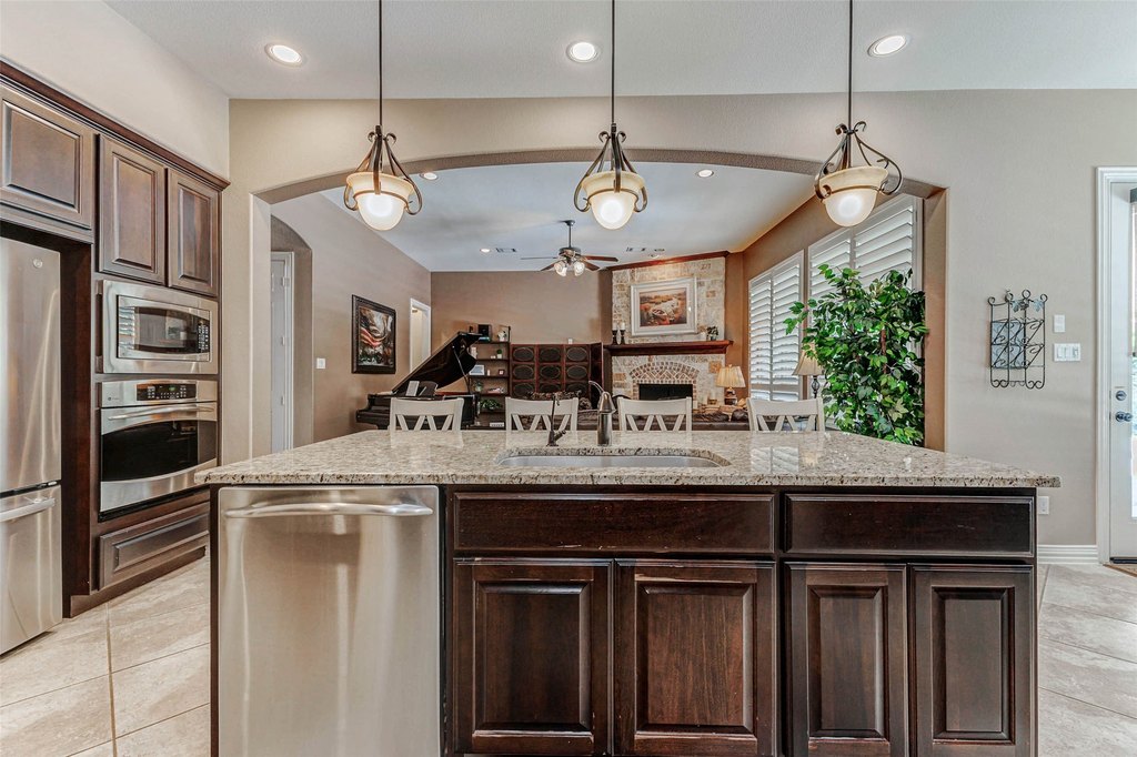 Montgomery, Texas, 77316, United States, 5 Bedrooms Bedrooms, ,4 BathroomsBathrooms,Residential,Forsale,1953053