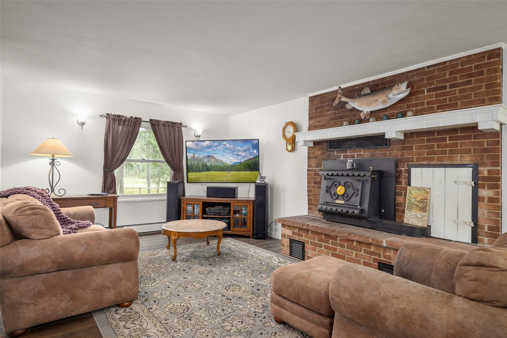 Kalispell, Montana, 59901, United States, 4 Bedrooms Bedrooms, ,2 BathroomsBathrooms,Residential,Forsale,1989806