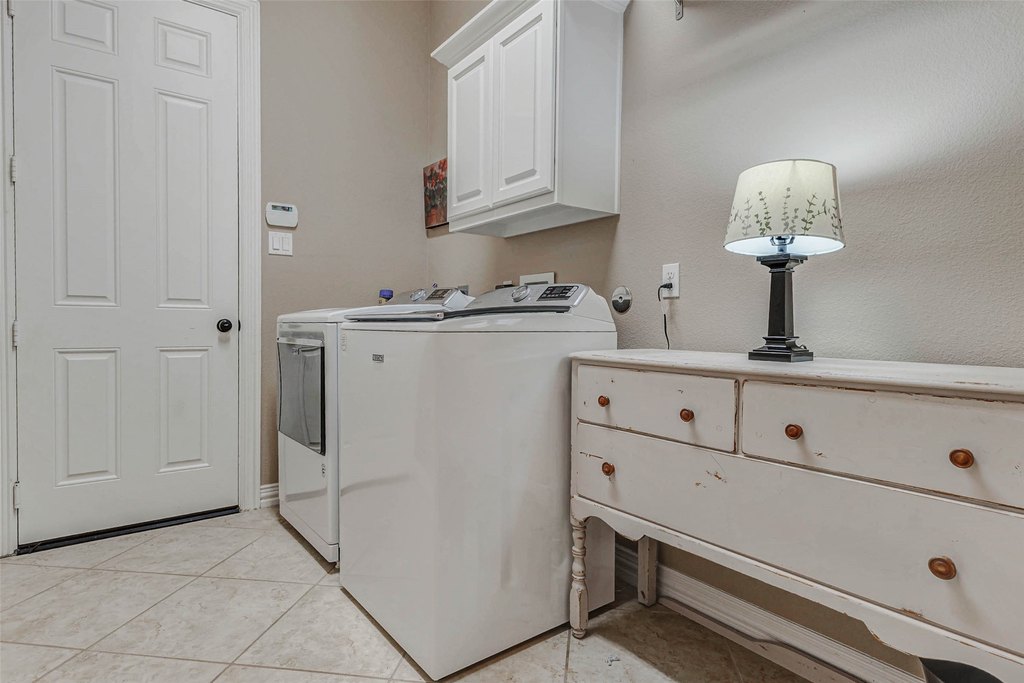 Montgomery, Texas, 77316, United States, 5 Bedrooms Bedrooms, ,4 BathroomsBathrooms,Residential,Forsale,1953053