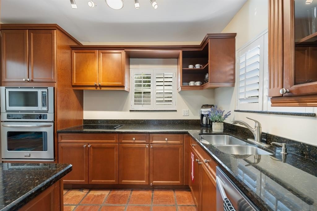 Fort Lauderdale, Florida, 33304, United States, 2 Bedrooms Bedrooms, ,2 BathroomsBathrooms,Residential,Forsale,1927582