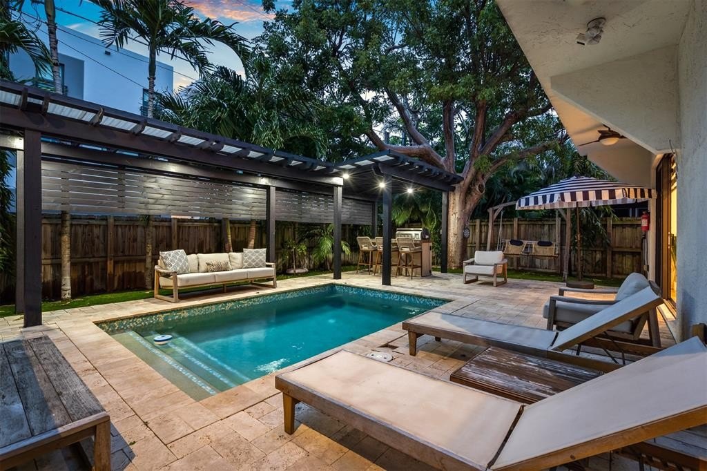 Fort Lauderdale, Florida, 33304, United States, 3 Bedrooms Bedrooms, ,2.5 BathroomsBathrooms,Residential,Forsale,2004510