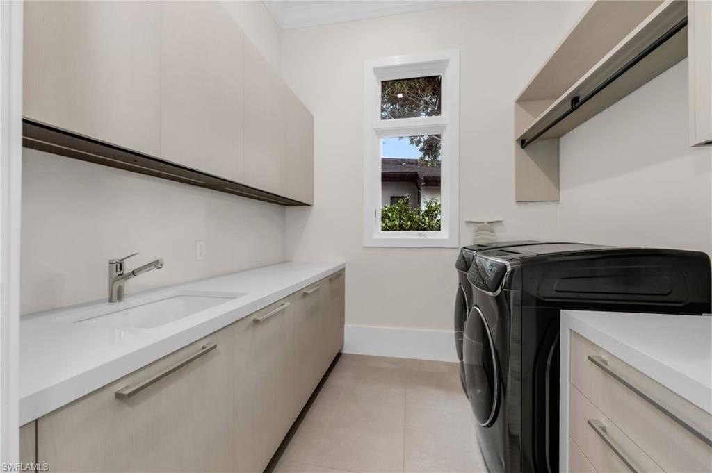NAPLES, Florida, 34103, United States, 5 Bedrooms Bedrooms, ,5.5 BathroomsBathrooms,Residential,Forsale,1913832