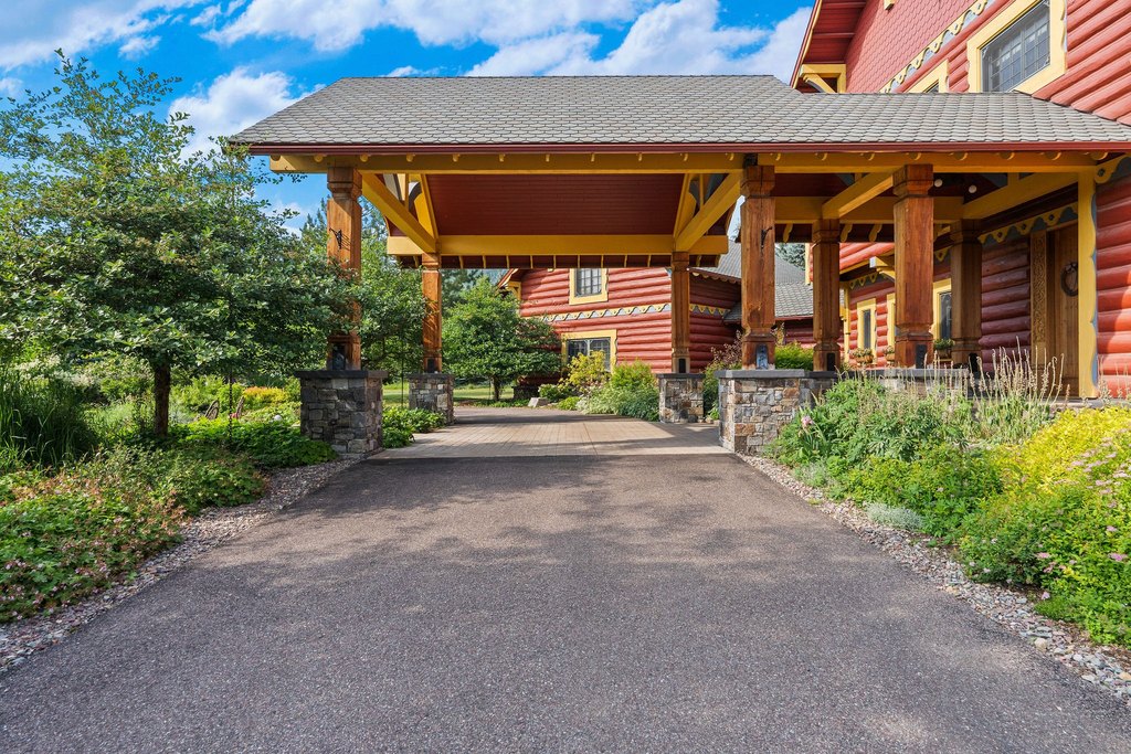 Kalispell, Montana, 59901, United States, 13 Bedrooms Bedrooms, ,8.5 BathroomsBathrooms,Residential,Forsale,1914974