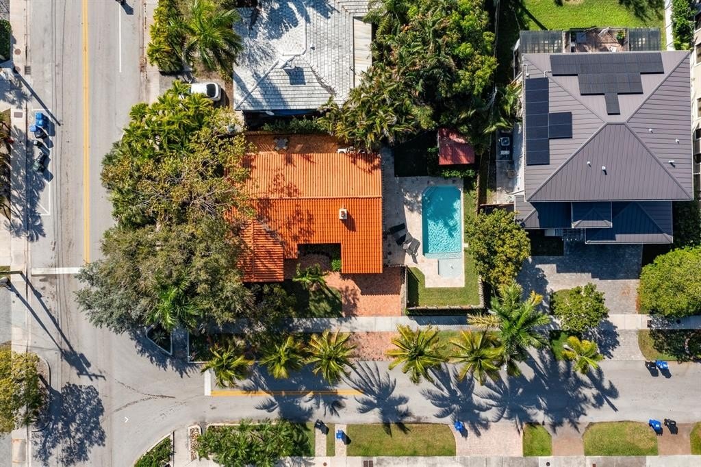 Fort Lauderdale, Florida, 33304, United States, 2 Bedrooms Bedrooms, ,2 BathroomsBathrooms,Residential,Forsale,1927582