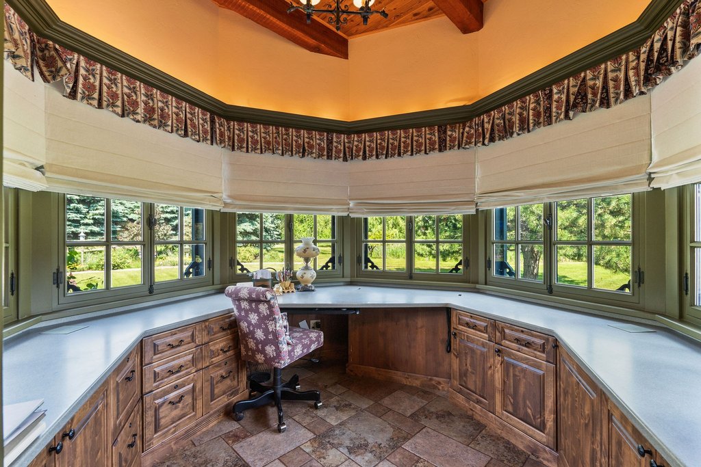 Kalispell, Montana, 59901, United States, 13 Bedrooms Bedrooms, ,8.5 BathroomsBathrooms,Residential,Forsale,1914974