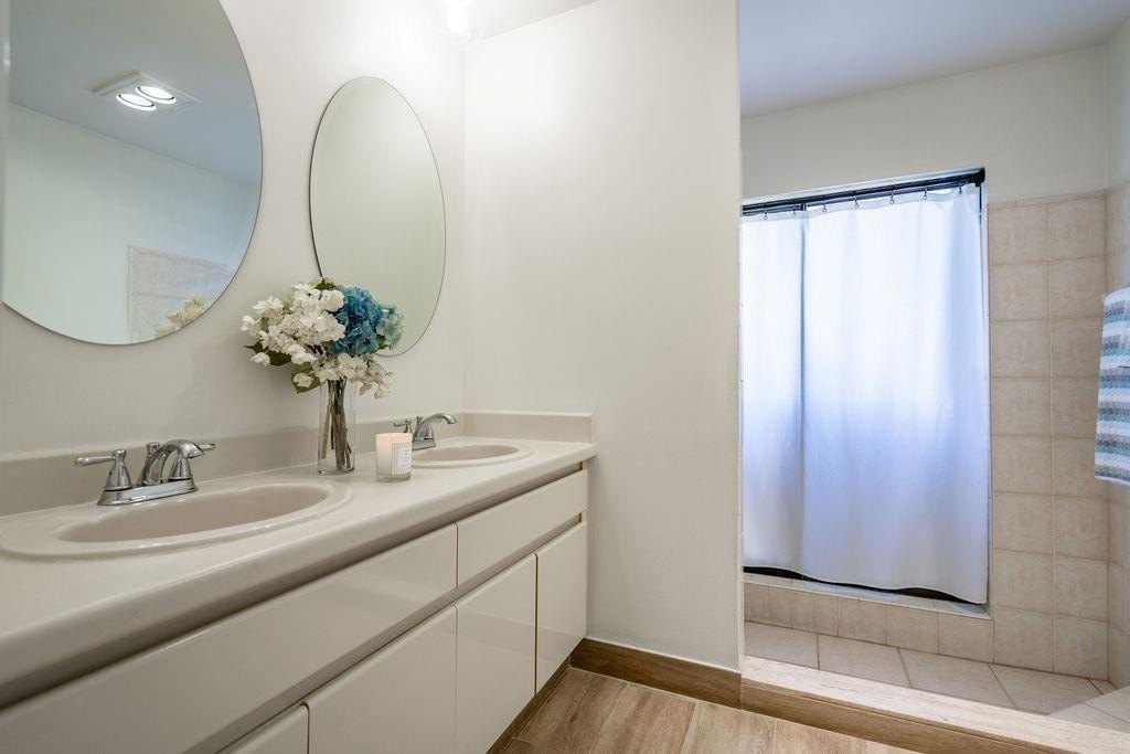 Lighthouse Point, Florida, 33064, United States, 3 Bedrooms Bedrooms, ,2.5 BathroomsBathrooms,Residential,Forsale,1884547