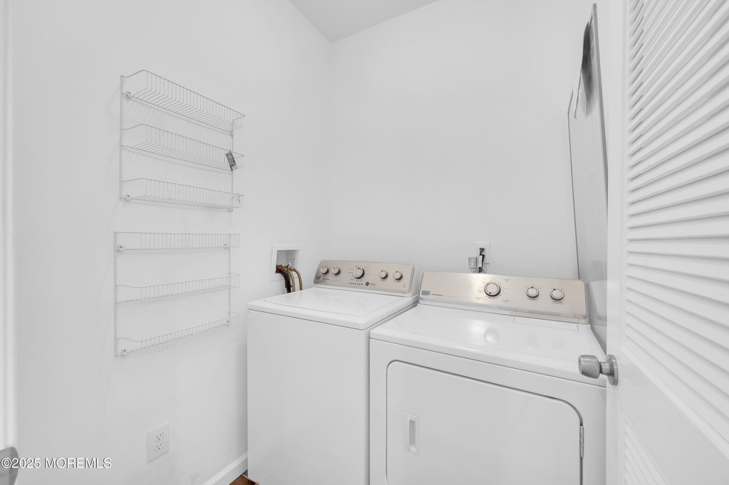 Toms River, New Jersey, 08753, United States, 3 Bedrooms Bedrooms, ,2 BathroomsBathrooms,Residential,Forsale,1922685