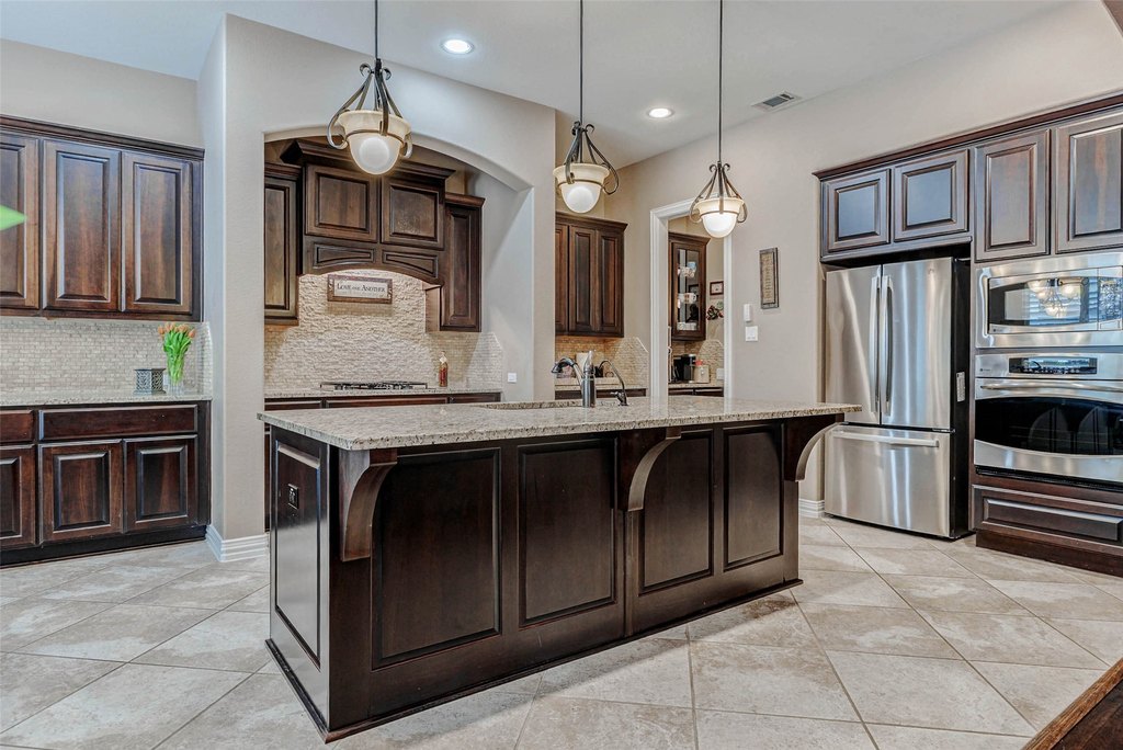 Montgomery, Texas, 77316, United States, 5 Bedrooms Bedrooms, ,4 BathroomsBathrooms,Residential,Forsale,1953053