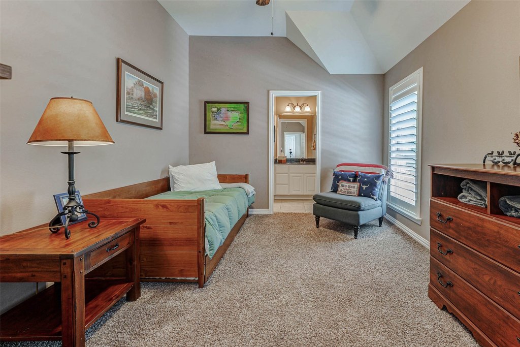 Montgomery, Texas, 77316, United States, 5 Bedrooms Bedrooms, ,4 BathroomsBathrooms,Residential,Forsale,1953053