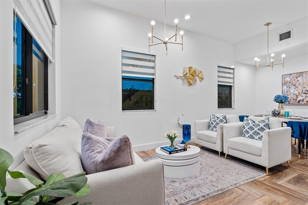 Fort Lauderdale, Florida, 33304, United States, 3 Bedrooms Bedrooms, ,2.5 BathroomsBathrooms,Residential,Forsale,2004510