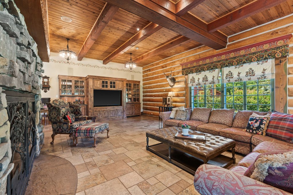 Kalispell, Montana, 59901, United States, 13 Bedrooms Bedrooms, ,8.5 BathroomsBathrooms,Residential,Forsale,1914974