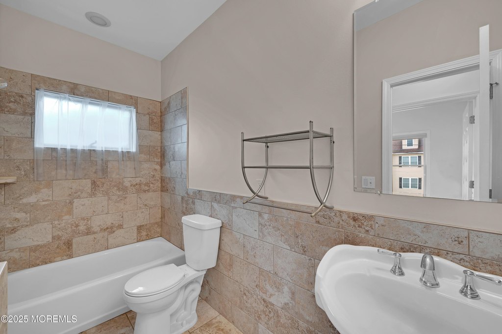 Toms River, New Jersey, 08753, United States, 3 Bedrooms Bedrooms, ,2 BathroomsBathrooms,Residential,Forsale,1922685