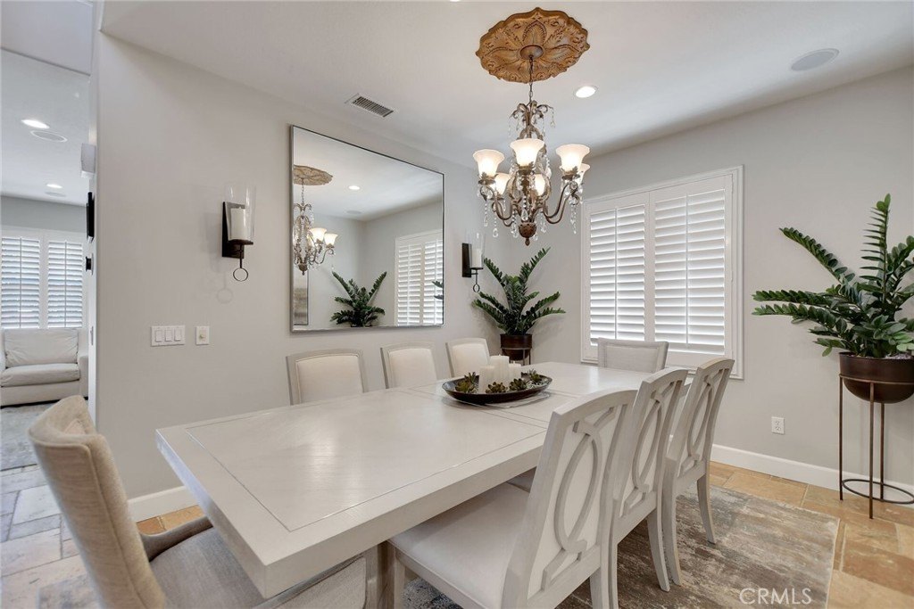 Upland, California, 91784, United States, 5 Bedrooms Bedrooms, ,4 BathroomsBathrooms,Residential,Forsale,1941472