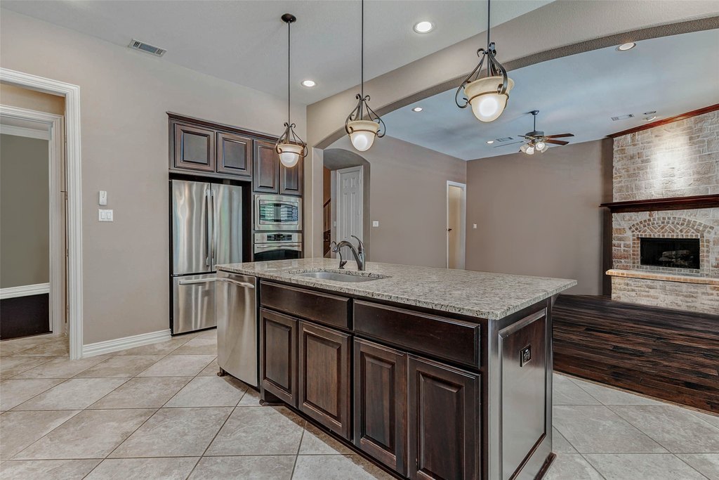 Montgomery, Texas, 77316, United States, 5 Bedrooms Bedrooms, ,4 BathroomsBathrooms,Residential,Forsale,1953053