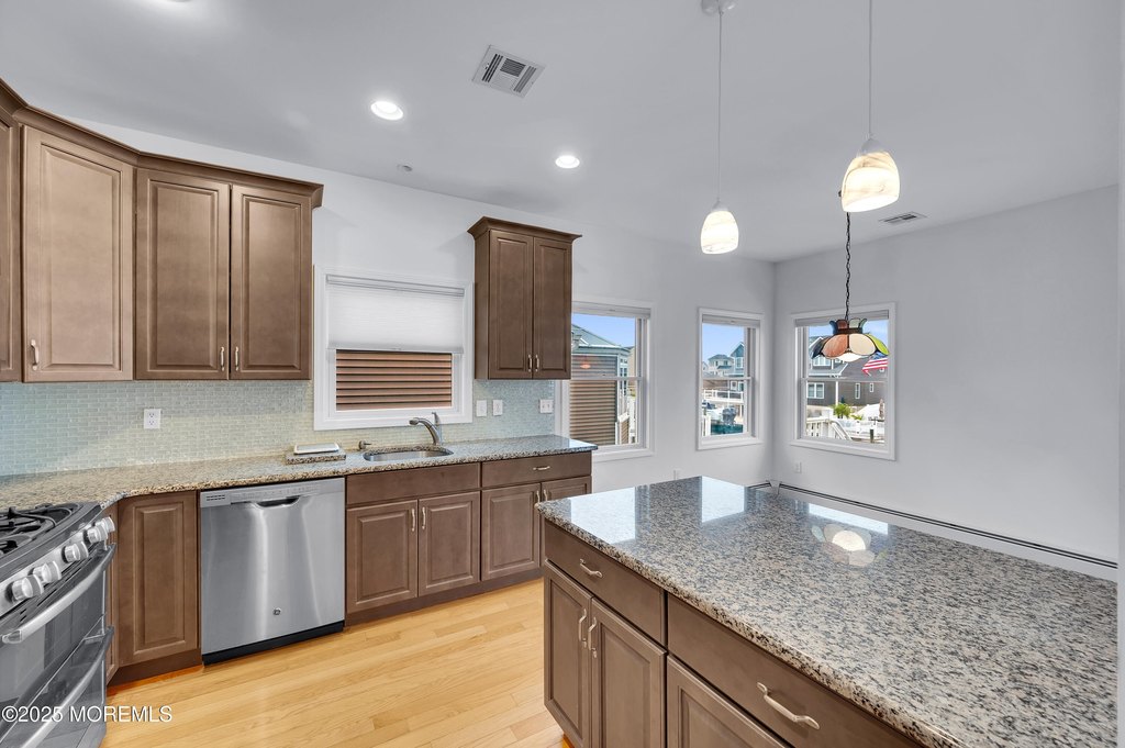 Toms River, New Jersey, 08753, United States, 3 Bedrooms Bedrooms, ,2 BathroomsBathrooms,Residential,Forsale,1922685