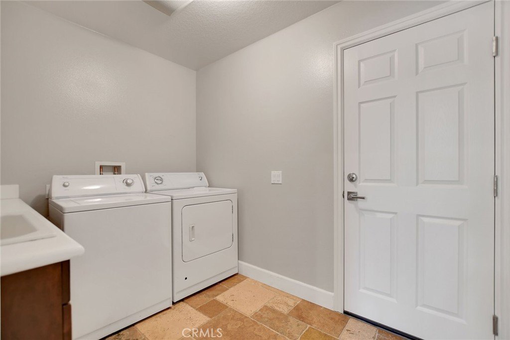 Upland, California, 91784, United States, 5 Bedrooms Bedrooms, ,4 BathroomsBathrooms,Residential,Forsale,1941472
