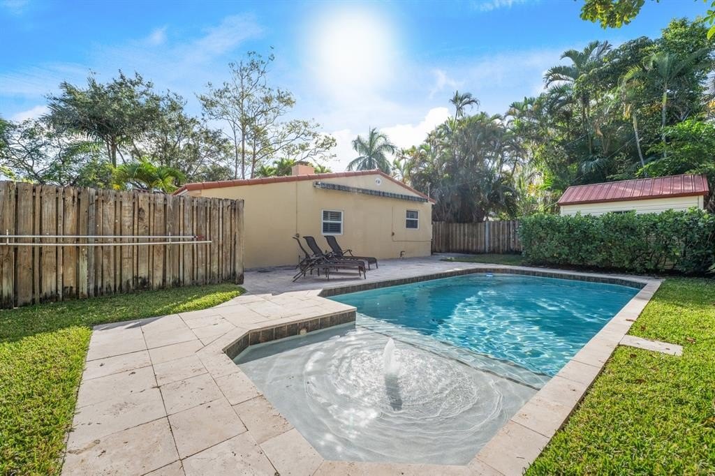 Fort Lauderdale, Florida, 33304, United States, 2 Bedrooms Bedrooms, ,2 BathroomsBathrooms,Residential,Forsale,1927582