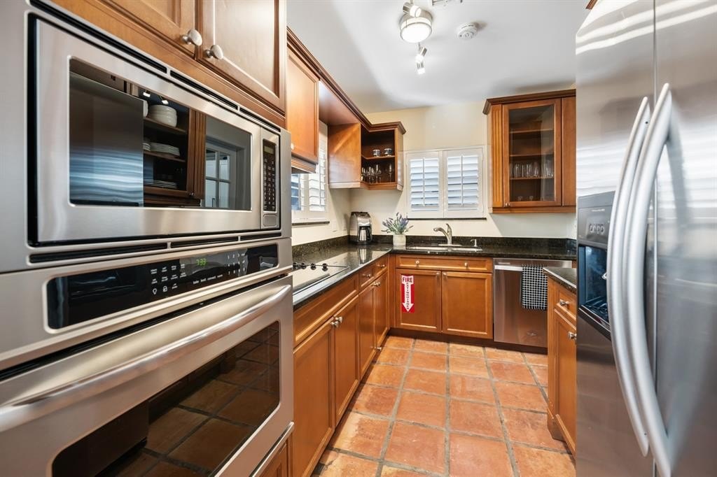 Fort Lauderdale, Florida, 33304, United States, 2 Bedrooms Bedrooms, ,2 BathroomsBathrooms,Residential,Forsale,1927582