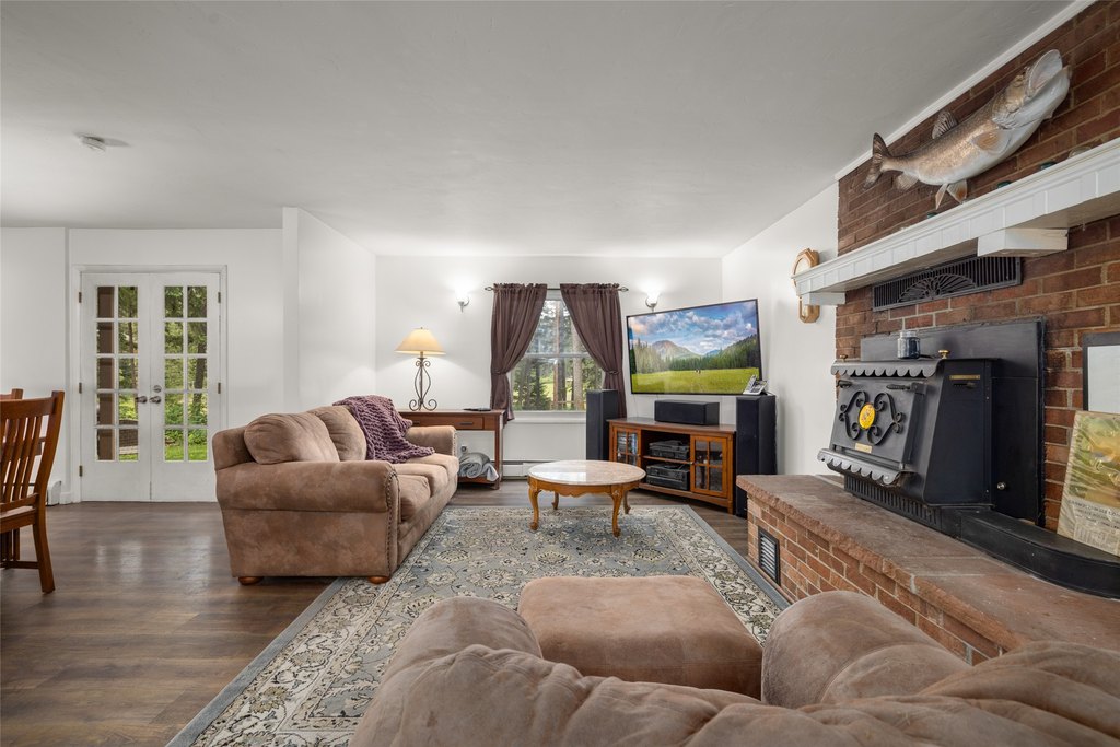 Kalispell, Montana, 59901, United States, 4 Bedrooms Bedrooms, ,2 BathroomsBathrooms,Residential,Forsale,1989806