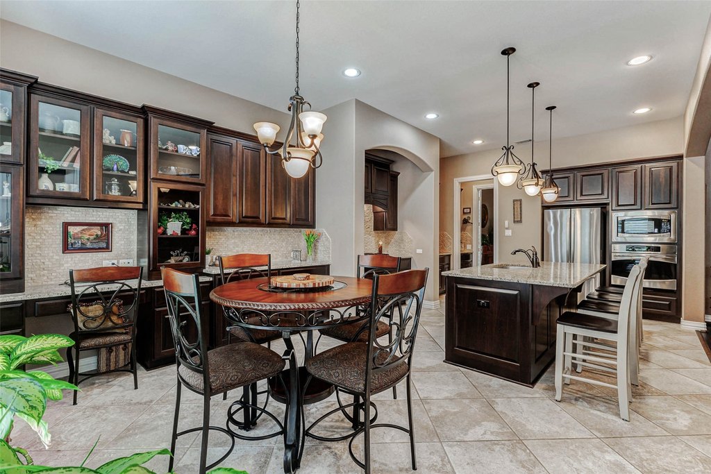 Montgomery, Texas, 77316, United States, 5 Bedrooms Bedrooms, ,4 BathroomsBathrooms,Residential,Forsale,1953053