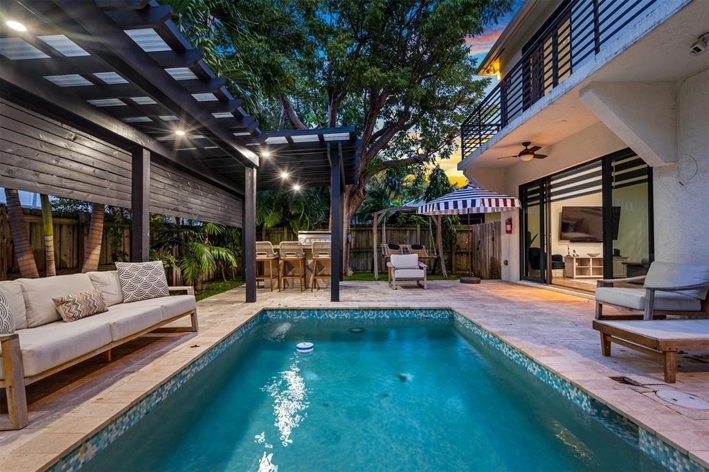 Fort Lauderdale, Florida, 33304, United States, 3 Bedrooms Bedrooms, ,2.5 BathroomsBathrooms,Residential,Forsale,2004510