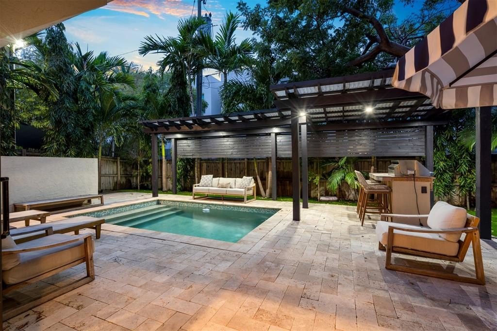 Fort Lauderdale, Florida, 33304, United States, 3 Bedrooms Bedrooms, ,2.5 BathroomsBathrooms,Residential,Forsale,2004510