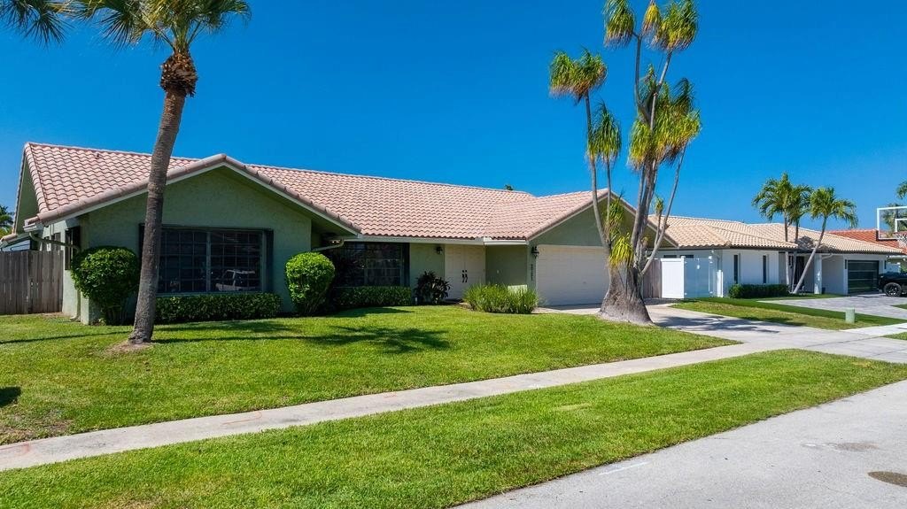 Lighthouse Point, Florida, 33064, United States, 3 Bedrooms Bedrooms, ,2.5 BathroomsBathrooms,Residential,Forsale,1884547