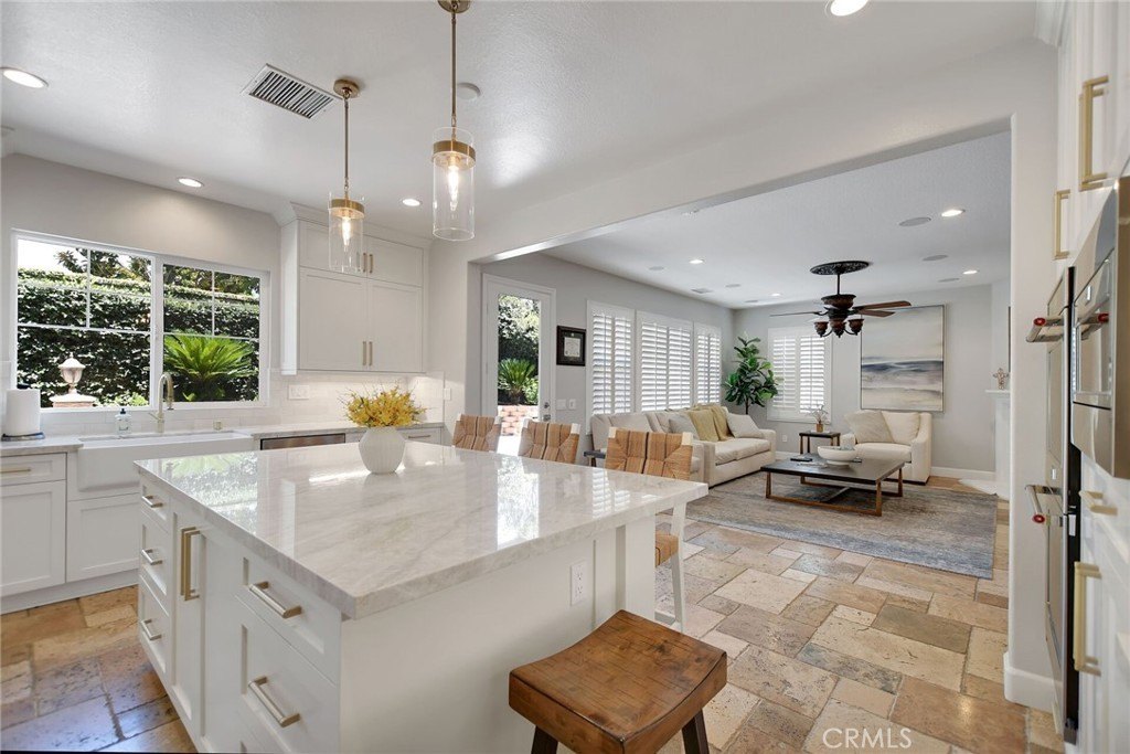 Upland, California, 91784, United States, 5 Bedrooms Bedrooms, ,4 BathroomsBathrooms,Residential,Forsale,1941472