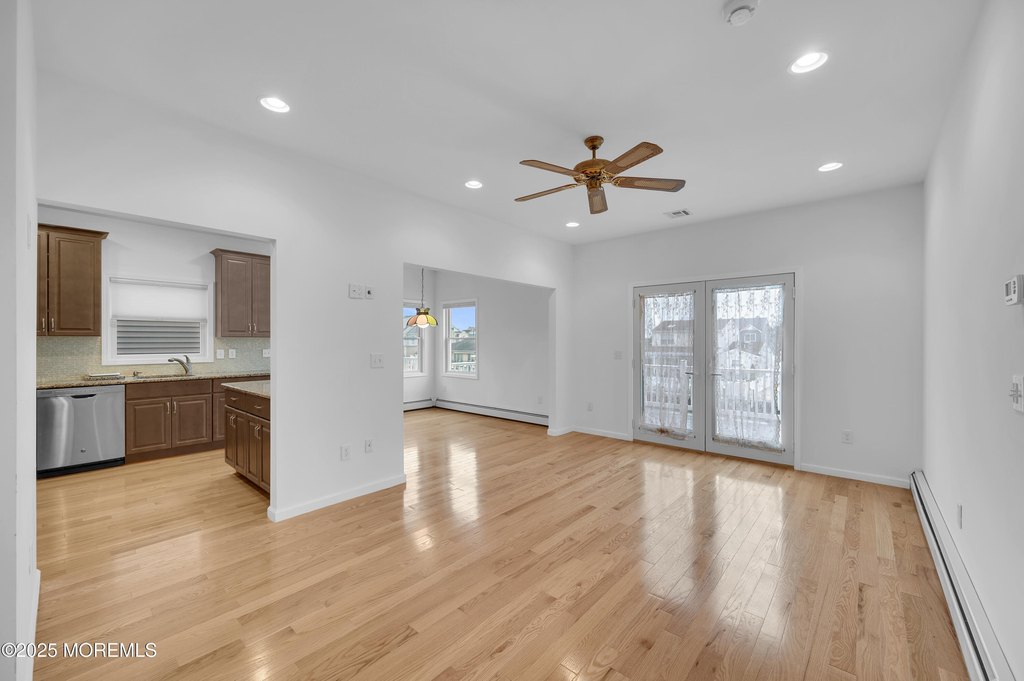 Toms River, New Jersey, 08753, United States, 3 Bedrooms Bedrooms, ,2 BathroomsBathrooms,Residential,Forsale,1922685