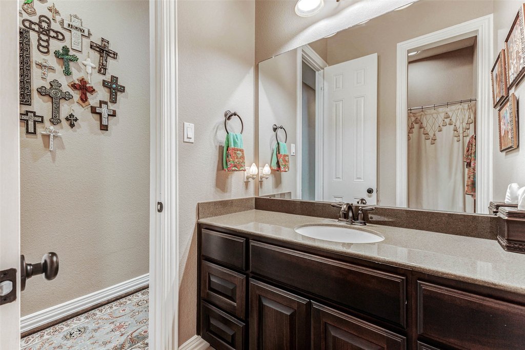 Montgomery, Texas, 77316, United States, 5 Bedrooms Bedrooms, ,4 BathroomsBathrooms,Residential,Forsale,1953053