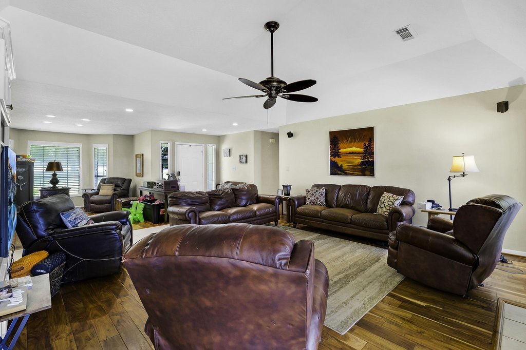 Trinity, Texas, 75862, United States, 3 Bedrooms Bedrooms, ,2 BathroomsBathrooms,Residential,Forsale,1953052