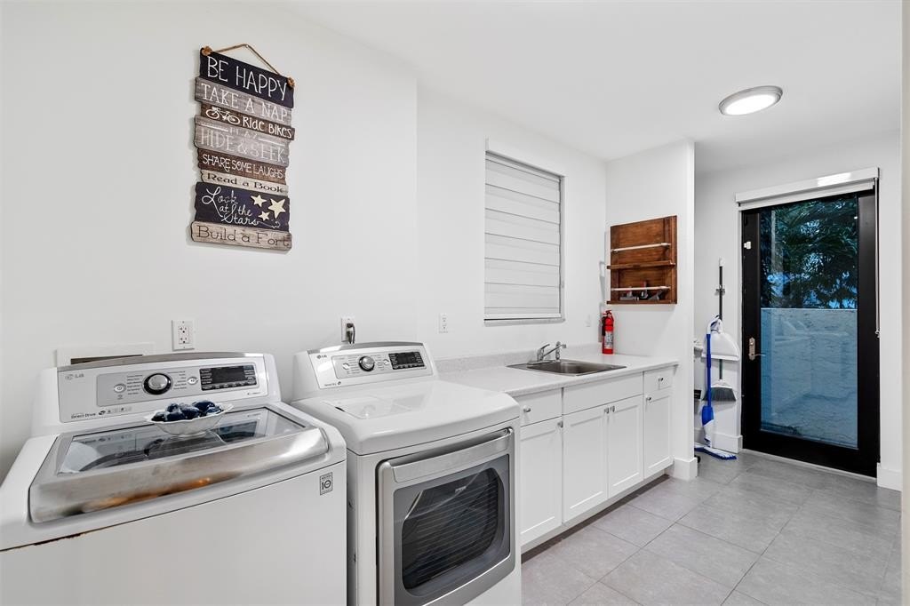 Fort Lauderdale, Florida, 33304, United States, 3 Bedrooms Bedrooms, ,2.5 BathroomsBathrooms,Residential,Forsale,2004510